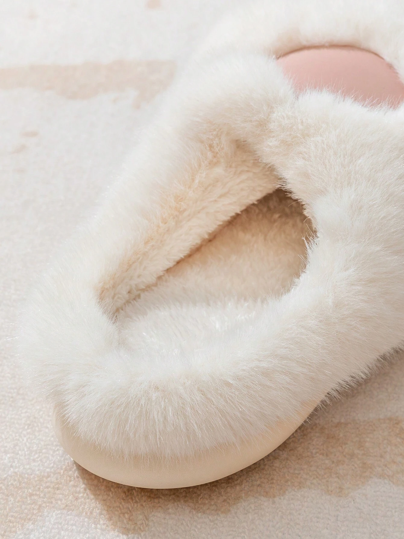 SnugSteps™ Plush Kitty Paw Slippers (Copy)